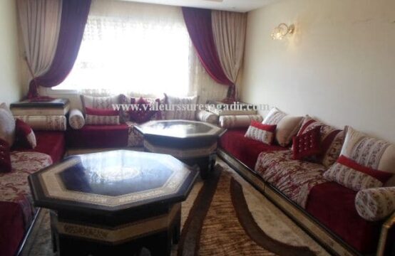 Apartment with pool