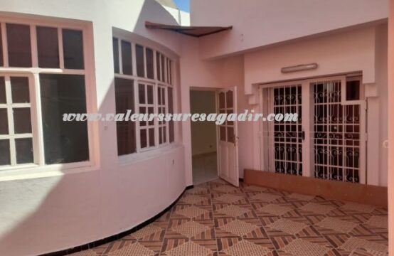 Villa with garage