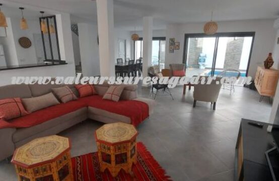 Villa avec piscine privative